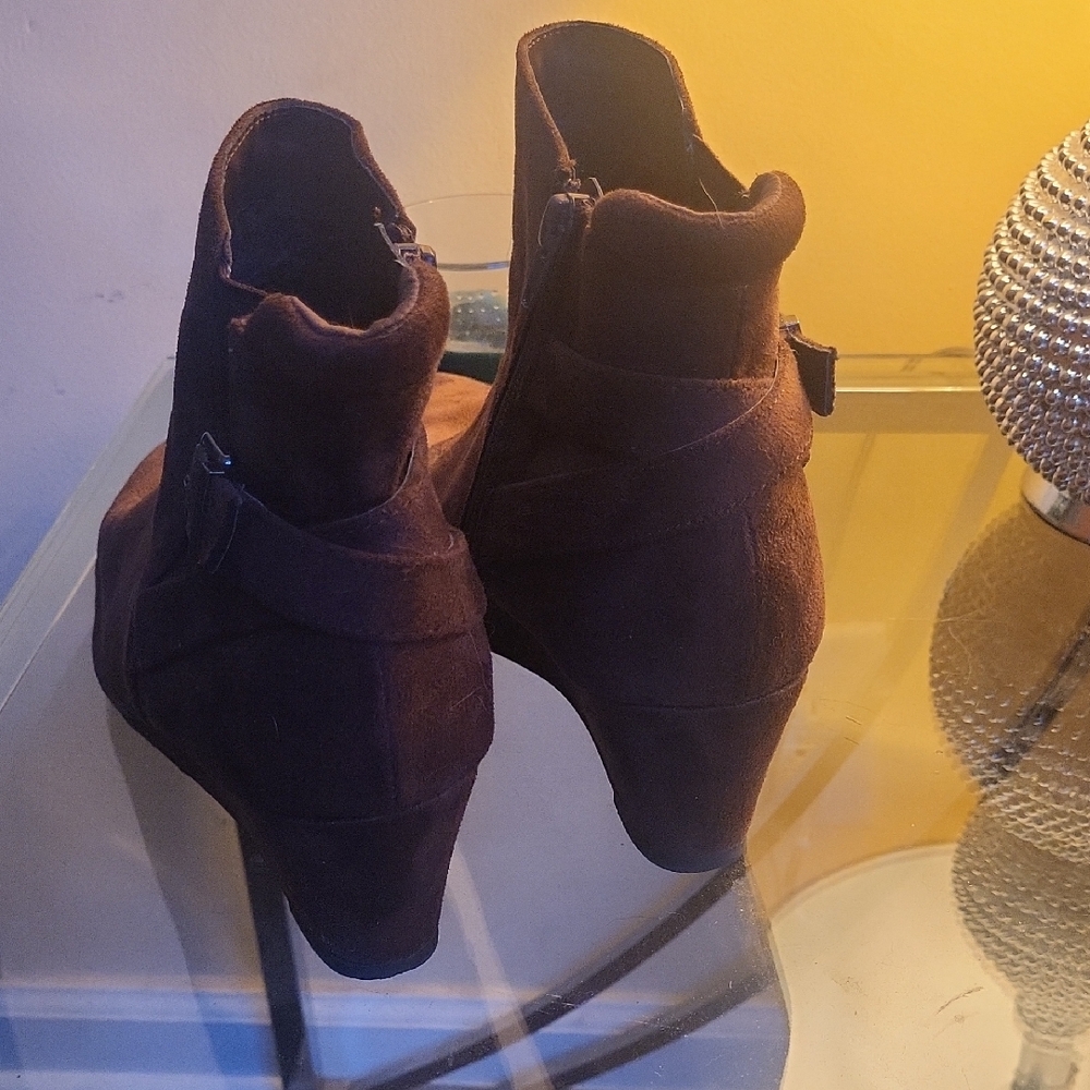 Dream Pairs Suede Brown Ankle Booties - Picture 3 of 4
